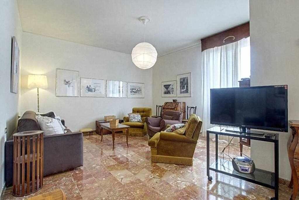 Frati Bigi With Two Bedrooms And Parking Florenz Exterior foto